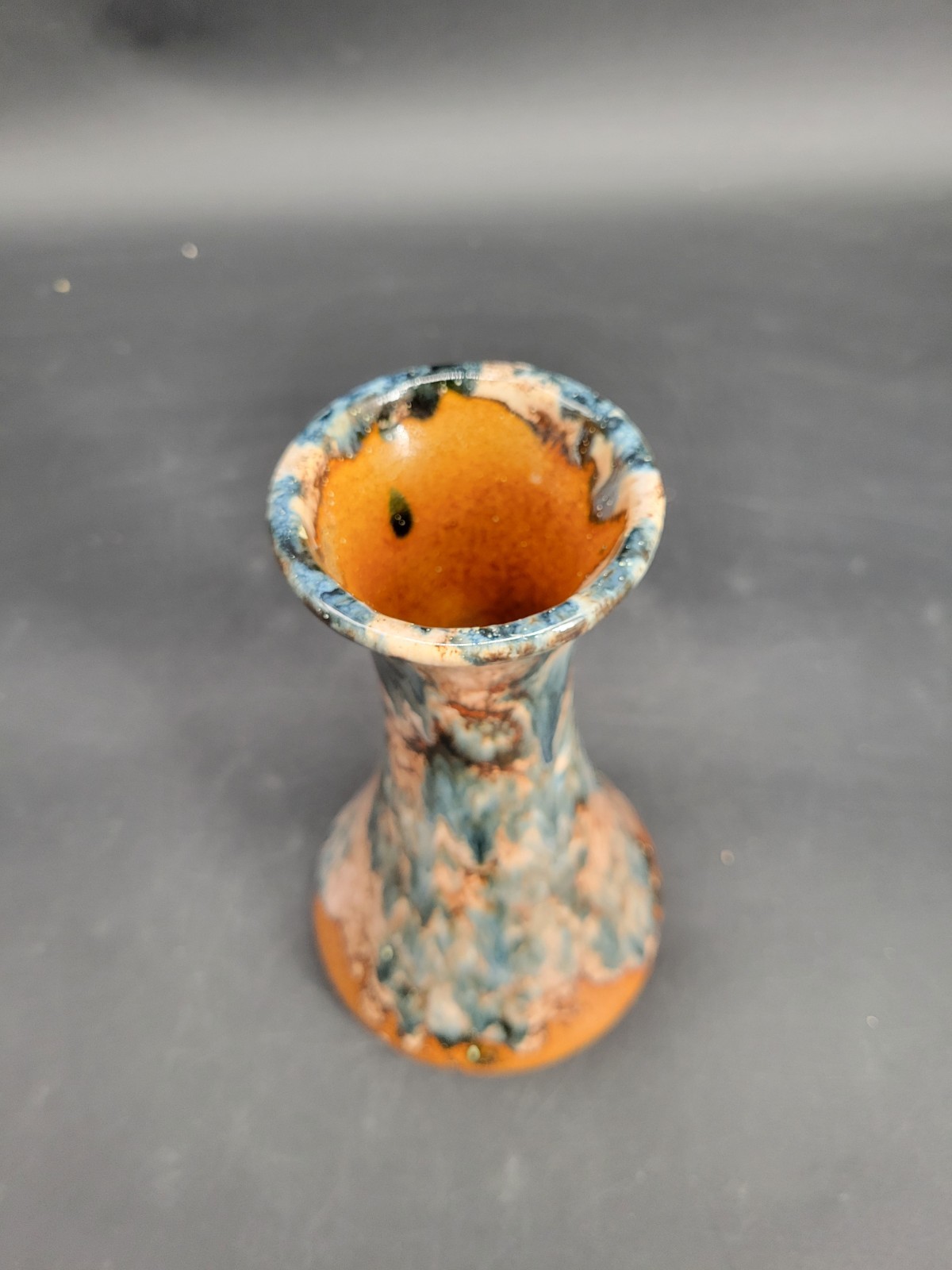Beautiful , Vintage Brush McCoy Art Pottery Brown Onyx Art Vase #064 8.25 Inches