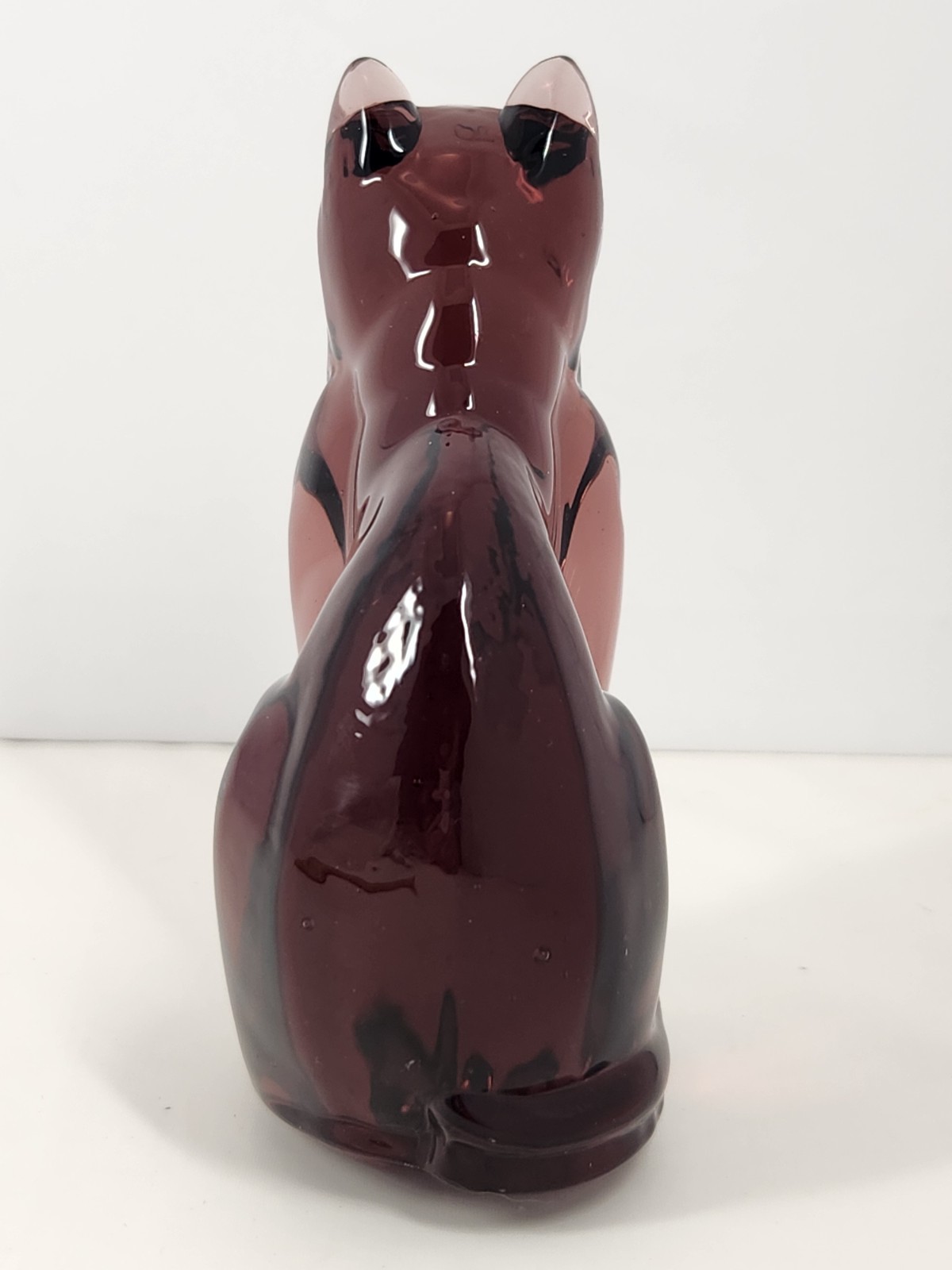 Vintage Silvestri amethyst purple art glass cat figurine 365nm UV reactive