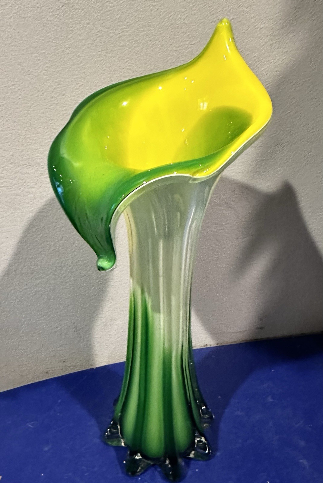 Jack In The Pulpit Blown Glass Vase Calla Lily Yellow Green White 11.5″