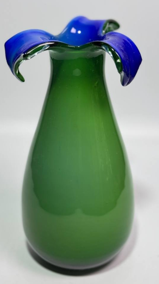 Art Glass Vase Green Cobalt Blue Lily Pad Ruffled Rim Hand Blown 8″ Decor