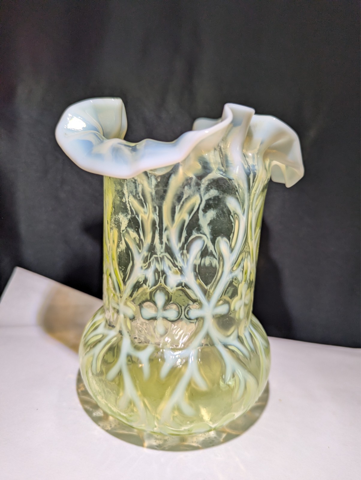 NORTHWOOD RUFFLE EDGE TOPAZ YELLOW VASELINE GLASS OPALESCENT SPANISH LACE VASE