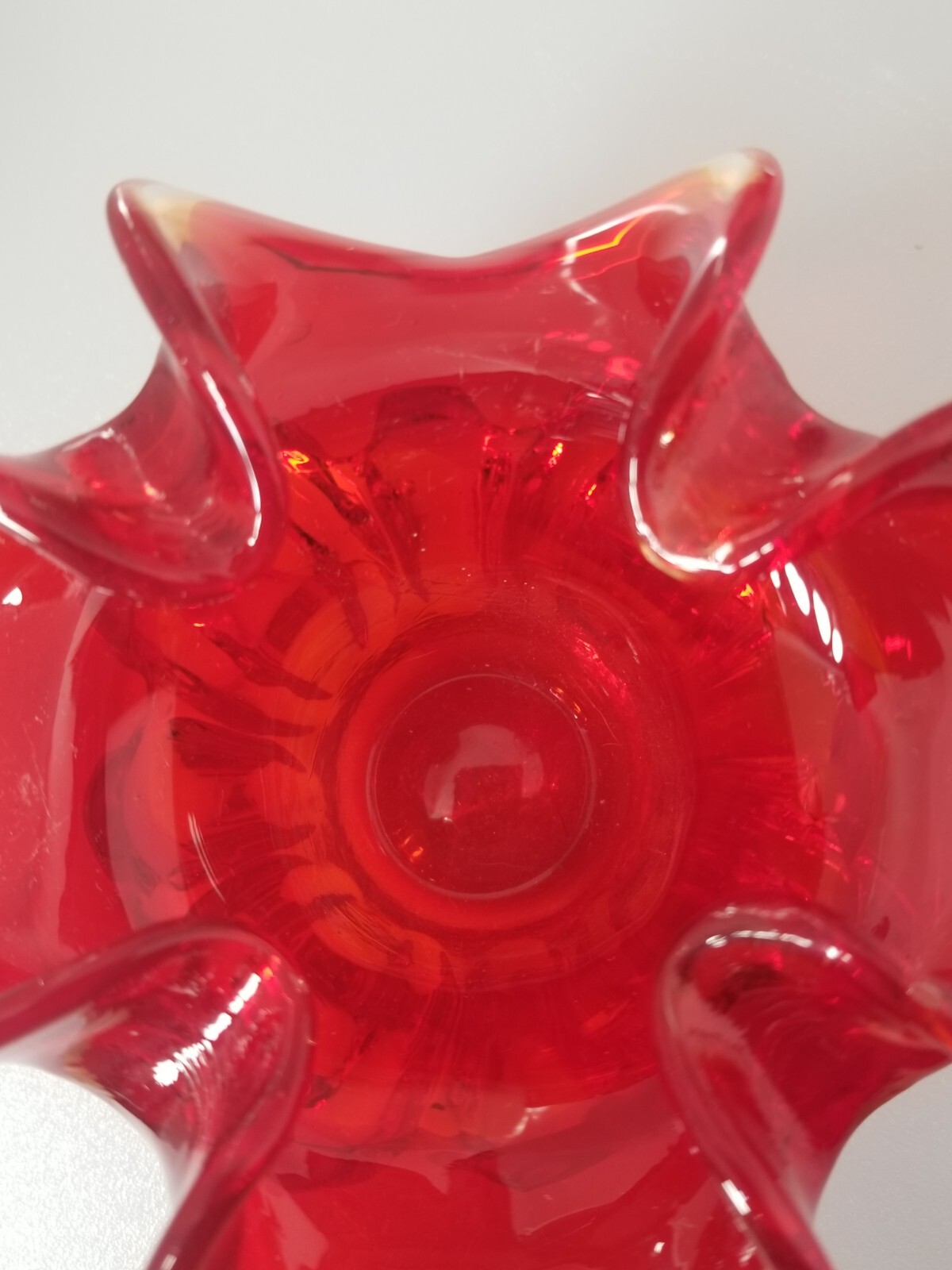 Art Glass * Pedestal Flower Tall Ashtray/Bowl Red * Cased glassroom * 4″ 070