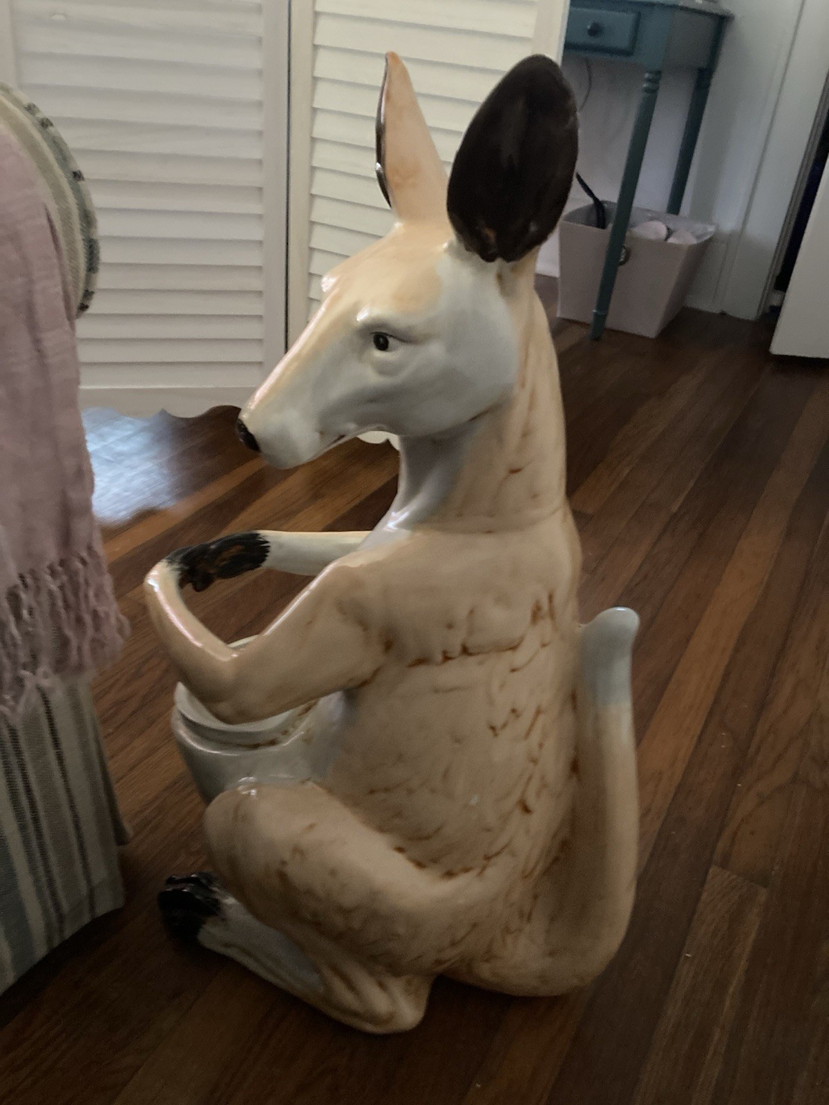 Glossy Ceramic Kangaroo Figurine Umbrella Stand/Holder Beige White Black