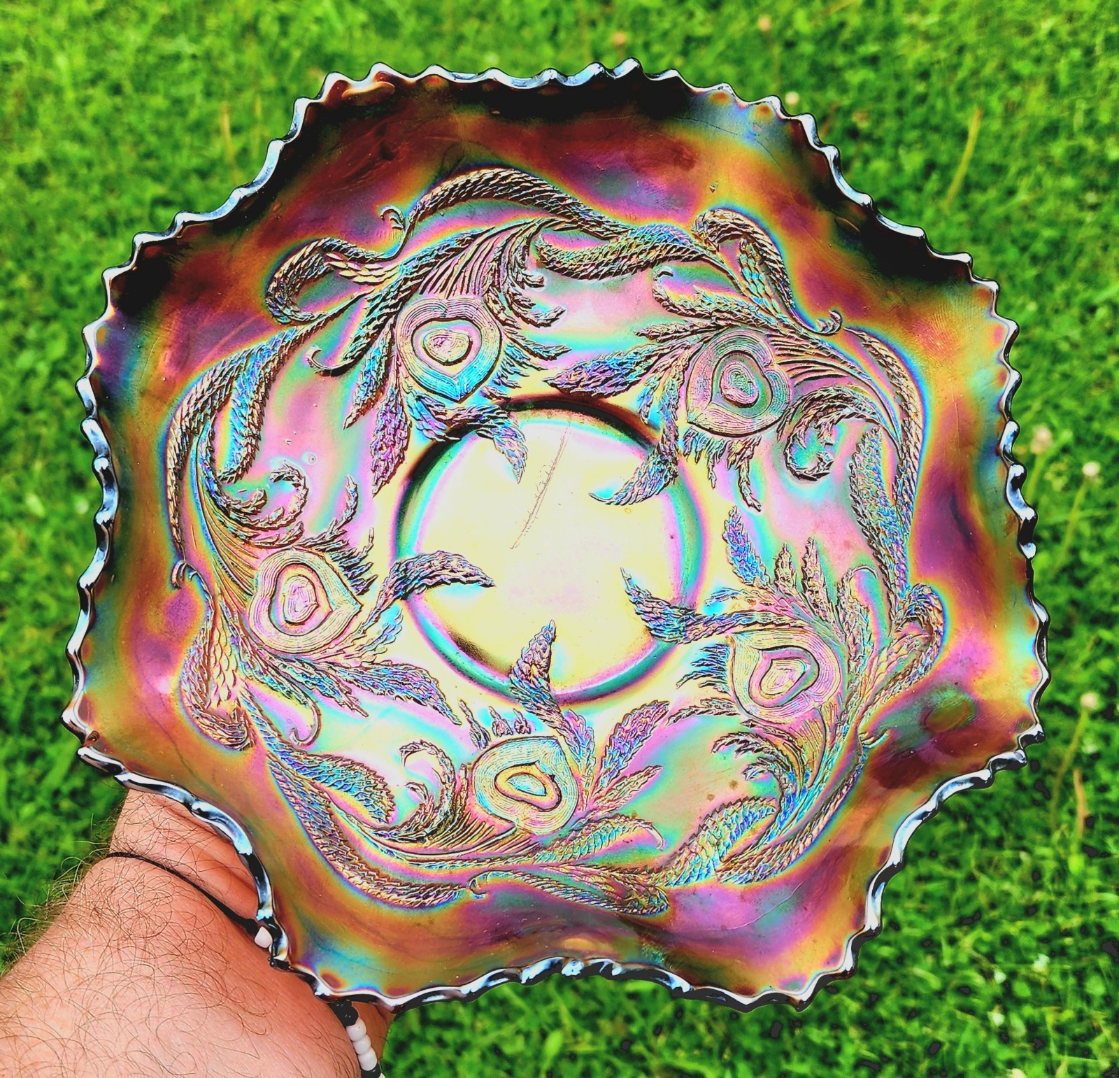 CARNIVAL GLASS FENTON AMETHYST ? HEART & VINE VARIANT BEARDED BERRY BACK RARE