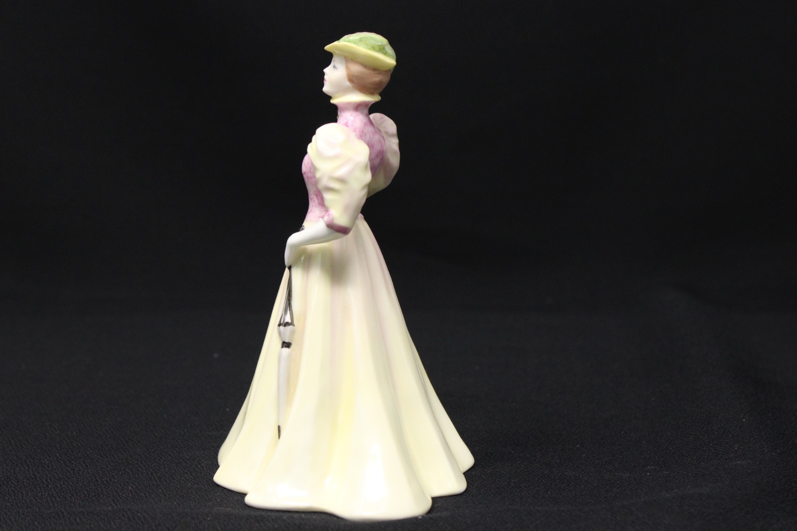 Vintage COALPORT ENGLAND Hand Decorated Bone China Lady “Jacqueline”, 5″ Tall EC