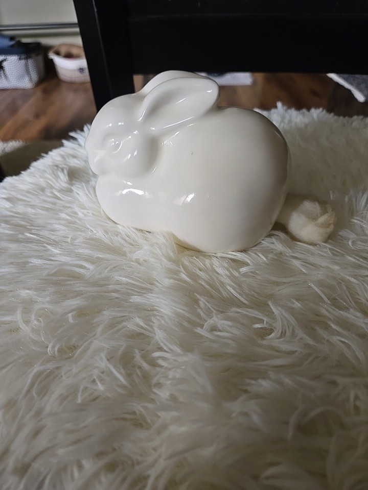 Vintage Milk Glass Bunny Rabbit Japan