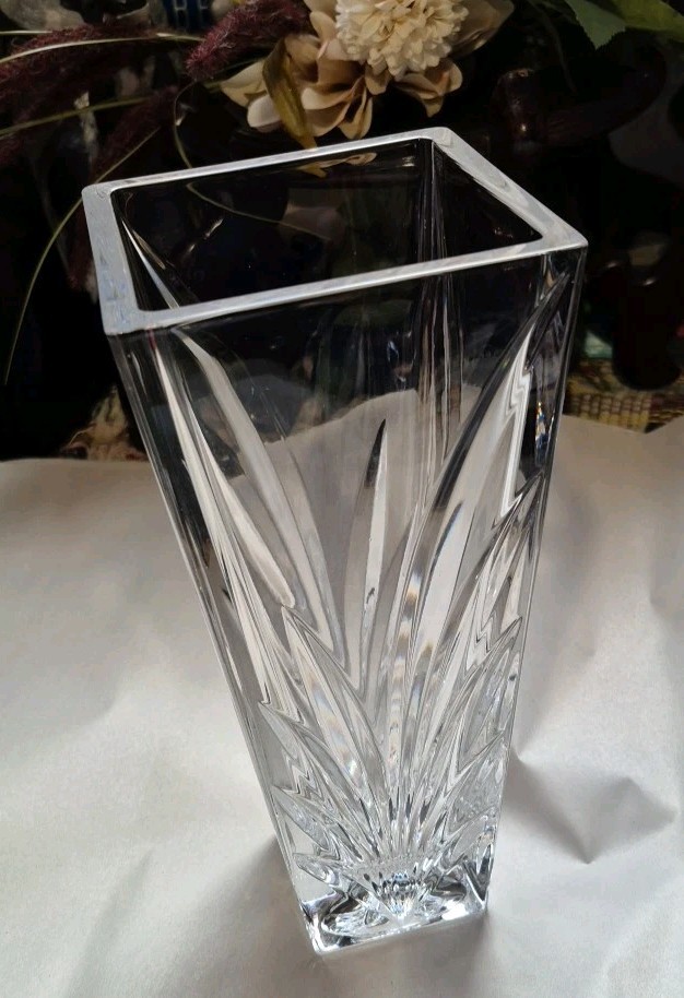 Royal Limited, 24% Full Lead Crystal Vase, Made In Czech Republic. Heavy