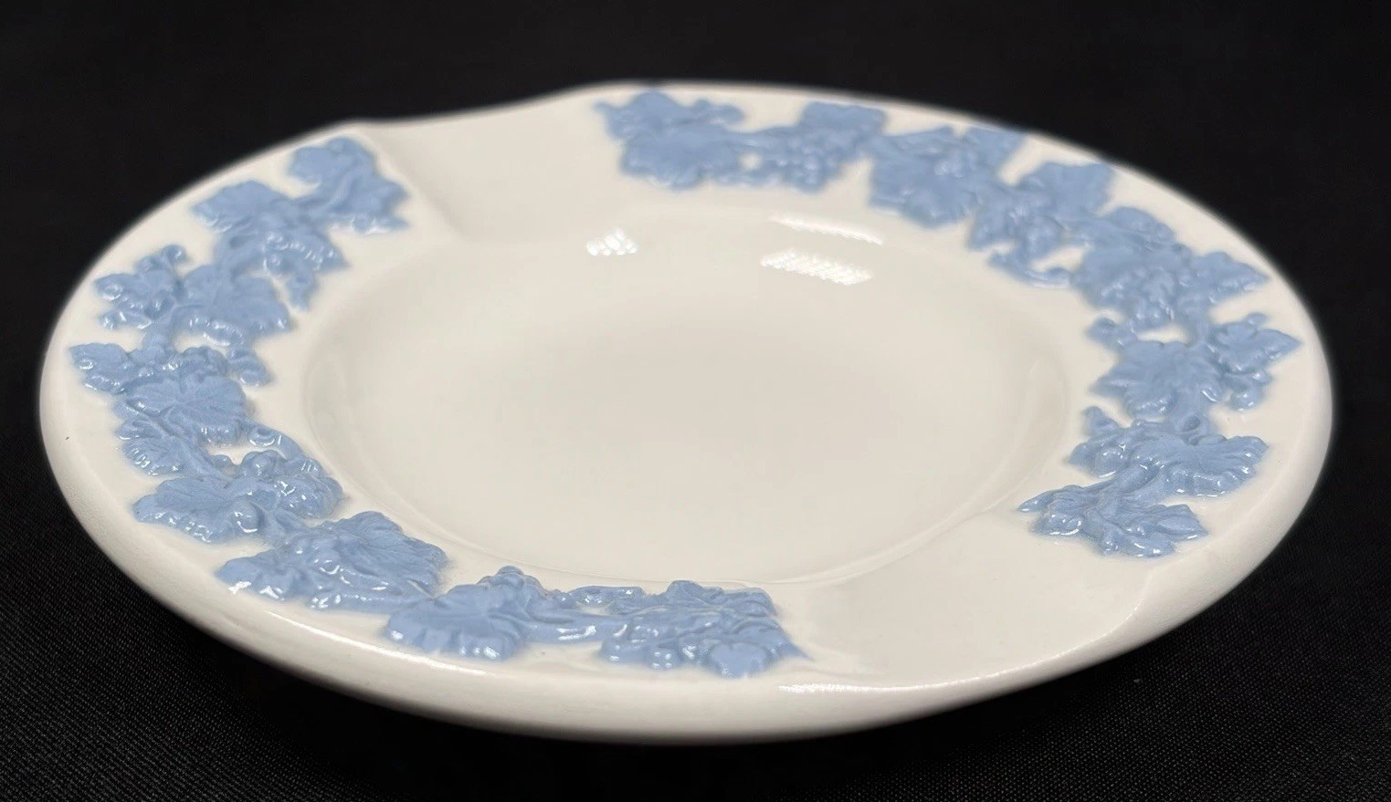 Wedgwood Queensware Lavender Blue on White Cream Cigar Ashtray Made in England