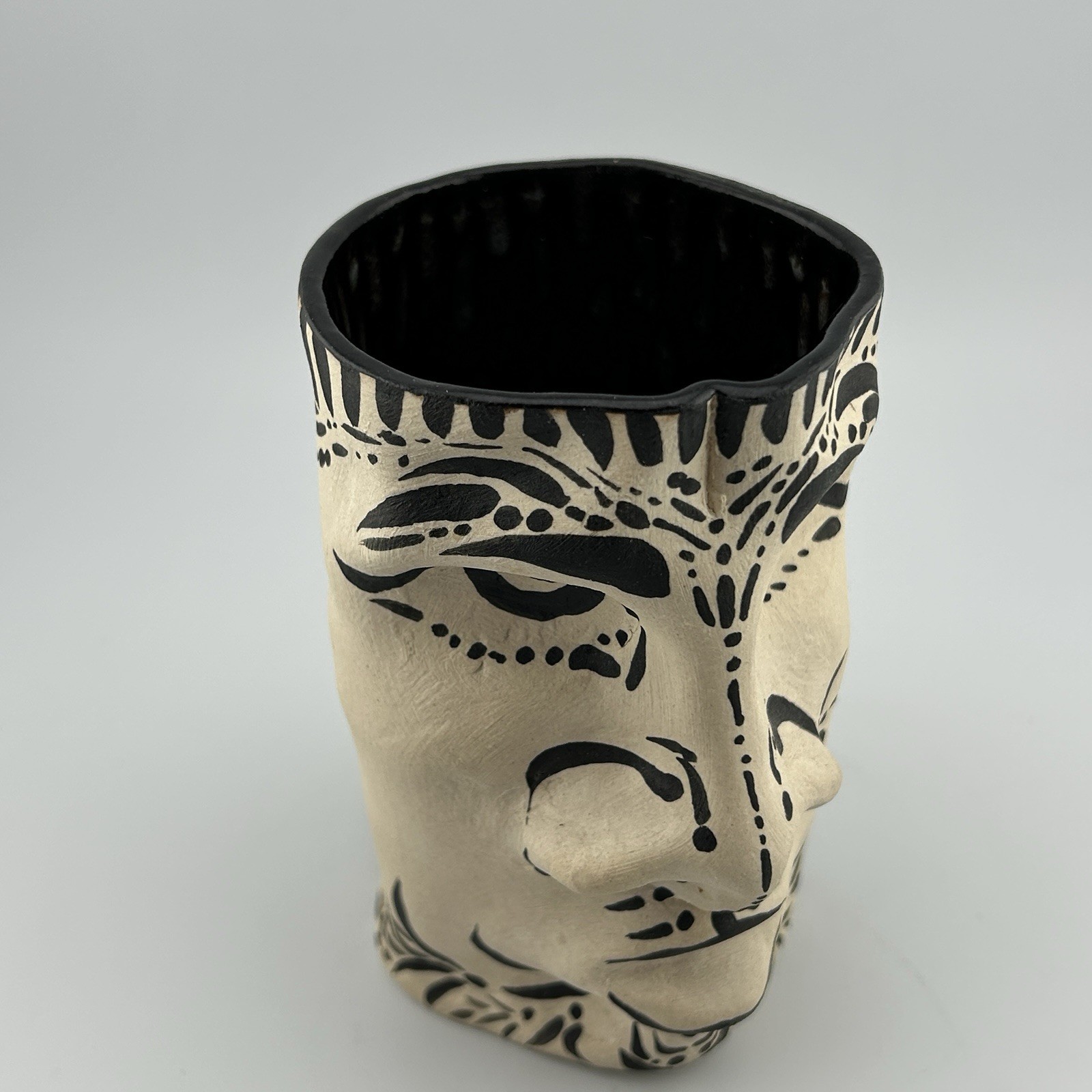Studio Pottery Sgraffito Face Tumbler Tiki Mug Vase Black Slip 2010s Signed KIA