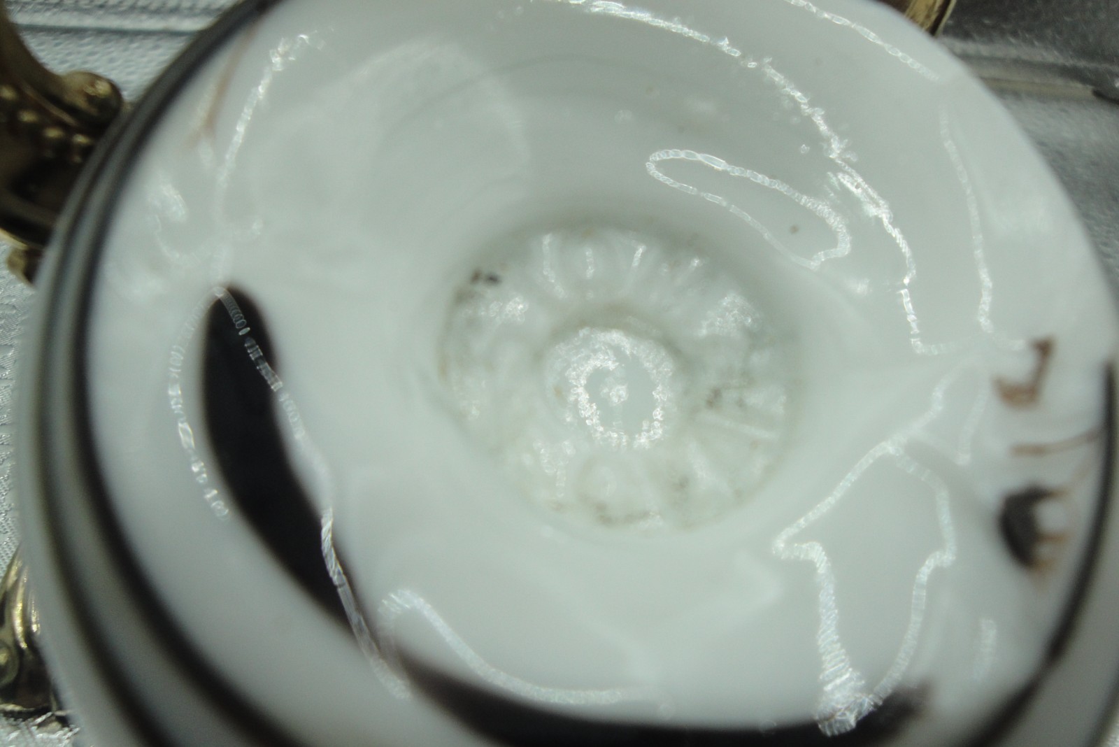 TOM St Clair Clambroth Style Art Glass Paperweight Opalescent Swirl 3″ w/Stand