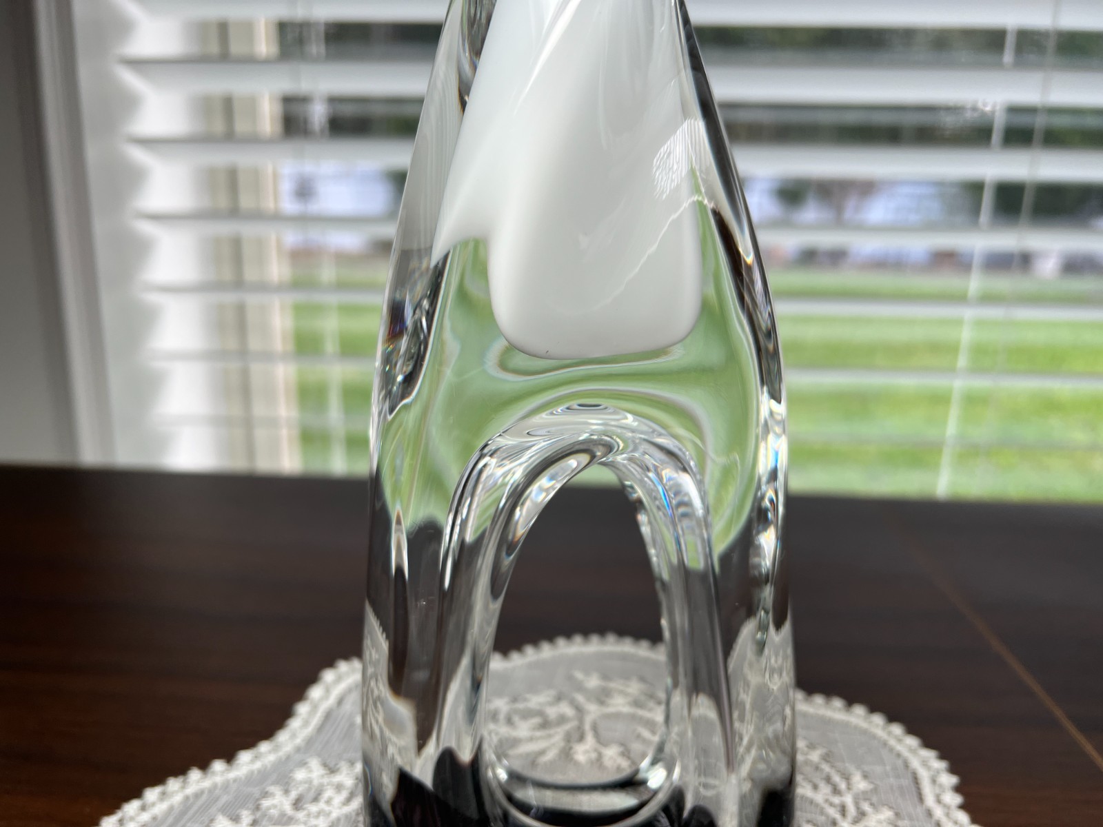 ADAM JABLONSKI ART GLASS HANDBLOWN POLAND SIGNED SCULPTURE 15.75″ WHITE BURGUNDY