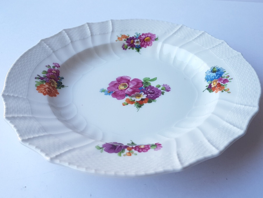 KPM Porcelain Plate Neuosier Sceptre Brand Iron Cross 1. Choice um1916 K483