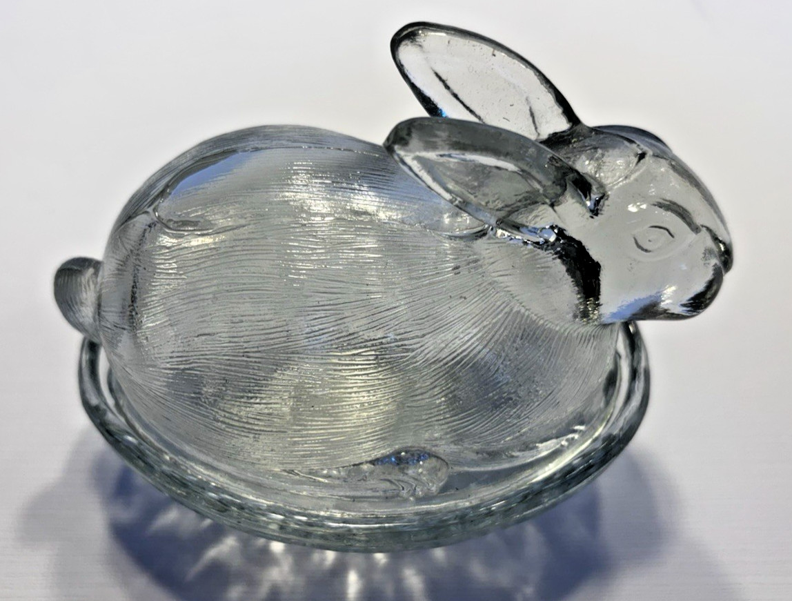 VTG LE Smith Clear Glass Bunny Rabbit on Basket/Nest Covered Candy Dish 4 1/2″