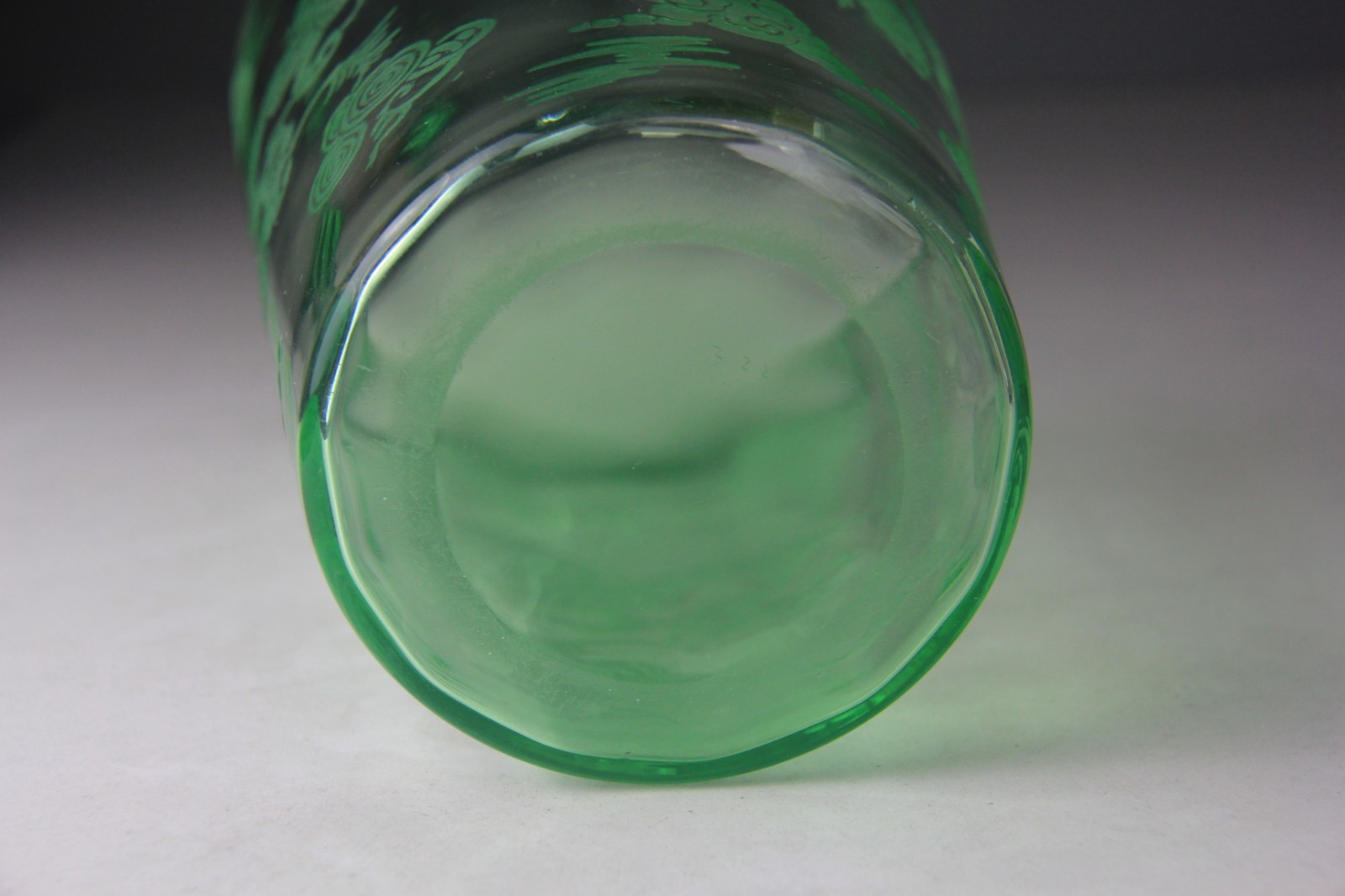 Antique H.P. Sinclaire Co. Etched Dargon Green Uranium Glass Vase Rare!
