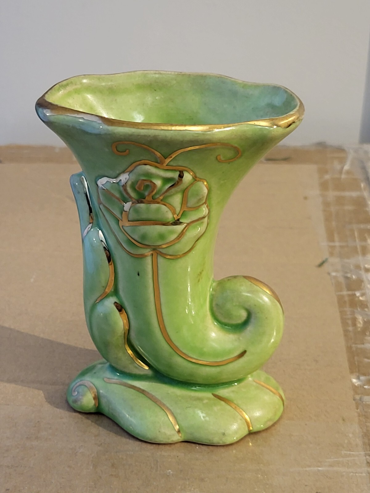 Apco American Bisque Green 22 Kt Gold Cornucopia Vase Hand Painted 4 3/4 Vintage