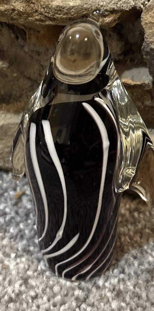Penguin Art Glass Paperweight Figurine CLEAR BLACK WHITE Hand blown Taiwan 4”