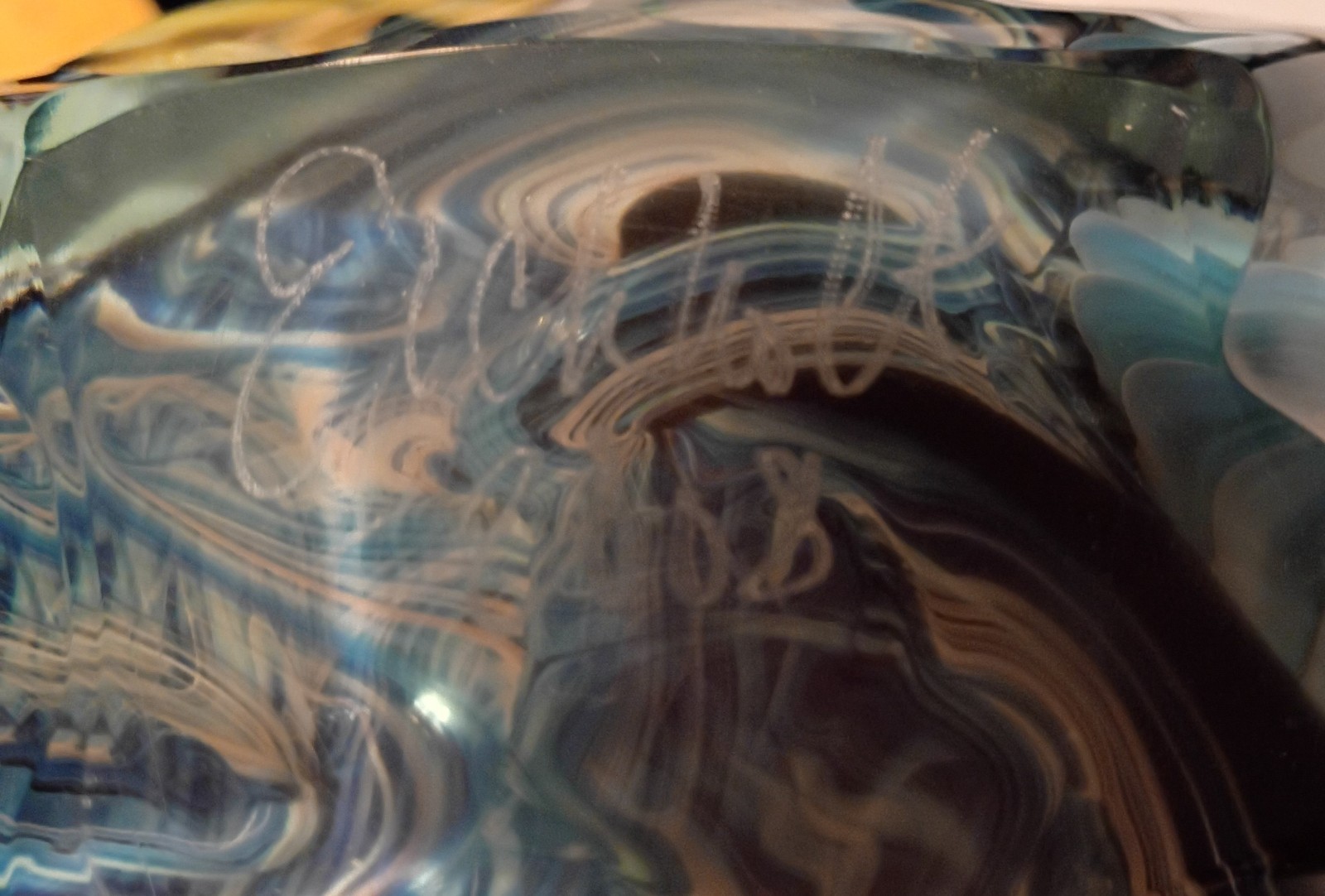 Gorgeous Signed 2008 Robert Eickholt Dichroic Free Form 9.25″ Art Glass Vase