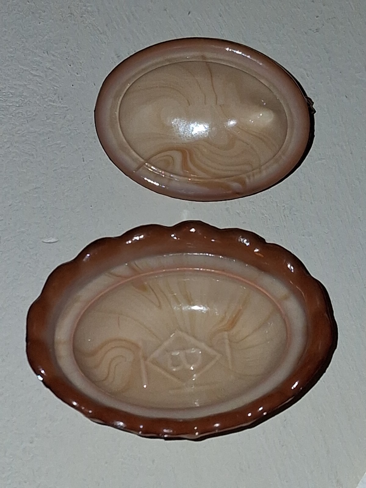 1 Boyd Hen on Nest Salt Cellar MINI 2″ GLOWS Brown Cream Swirl