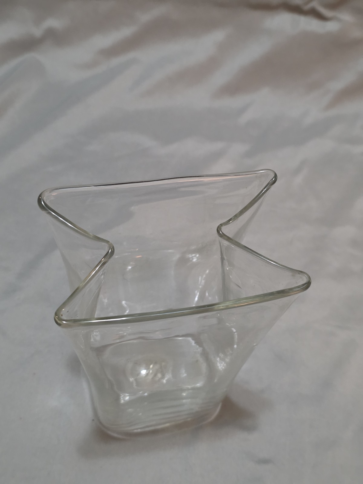 Clear Hand Blown Art Glass Vase [982]