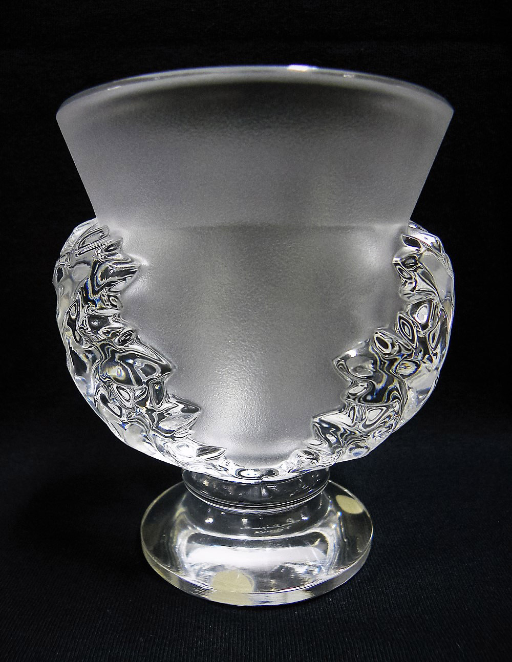 LALIQUE FRANCE ST. CLOUD HEAVY CRYSTAL FROSTED VASE WITH ACANTHOS LEAVES