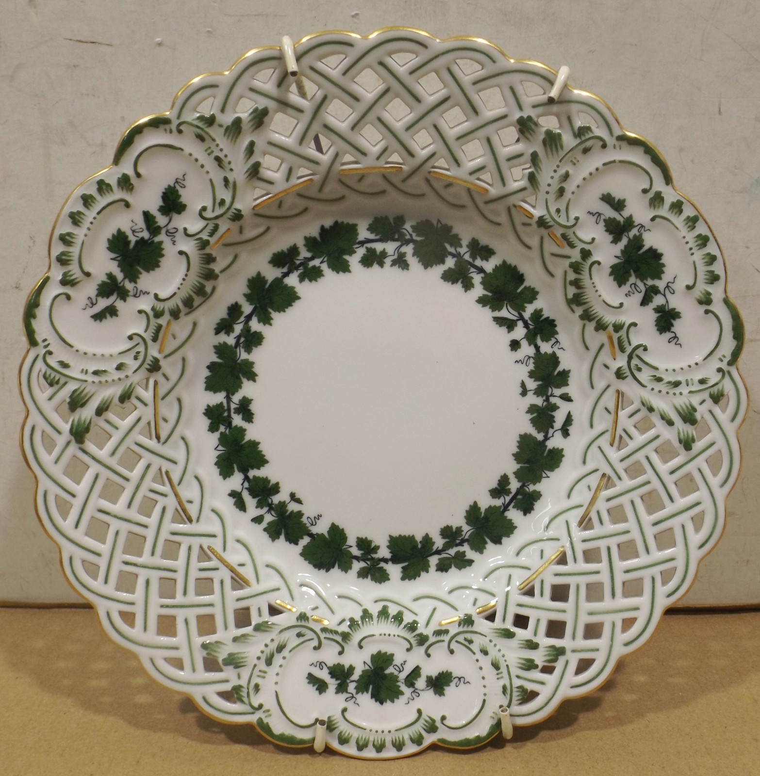 Meissen Decorative Collectors Plate Wineleaf 20.5cm Gold Decor c.1900