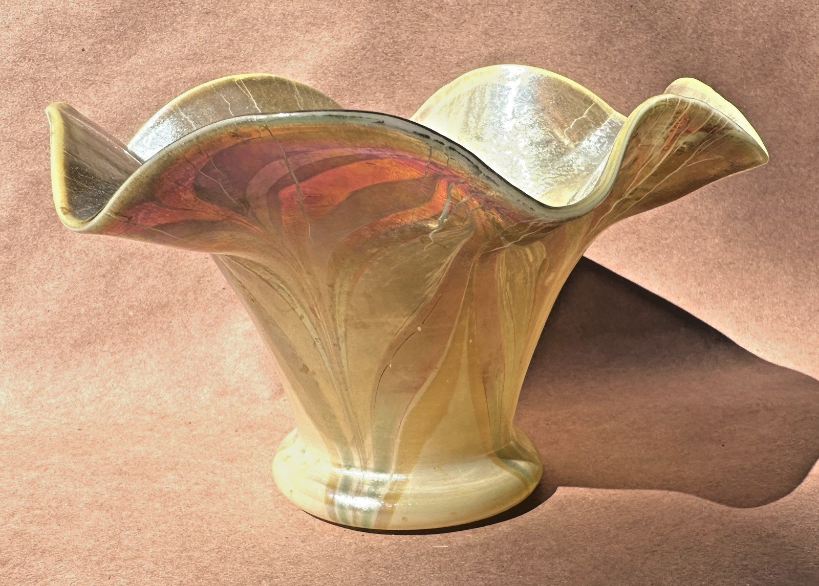 KEW BLAS Art Glass GOLD Pulled FEATHER Tulip VASE
