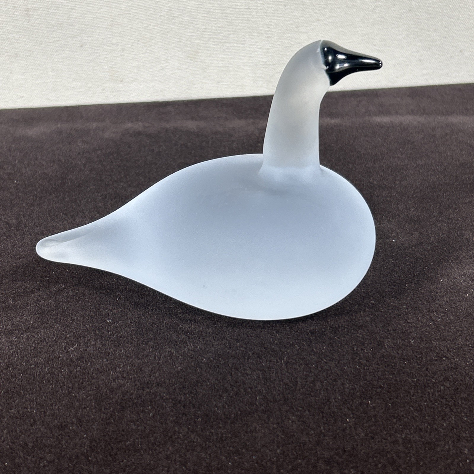Iittala Frosted Snow Goose Signed Oiva Toikka Nuutajavi Finland Blown Art Glass