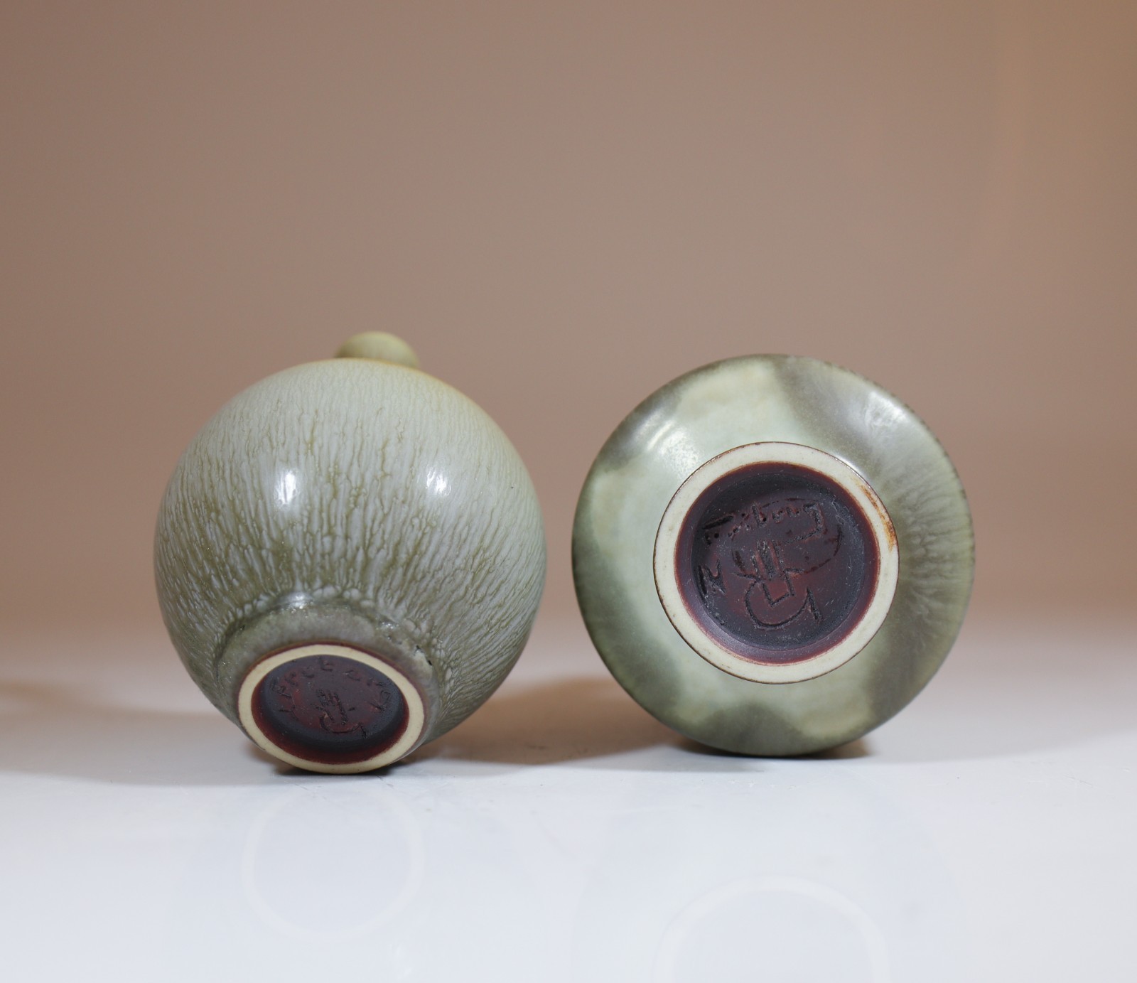2 Gray Stoneware Vases with Harfur Glaze Berndt Friberg Gustavsberg 1950s