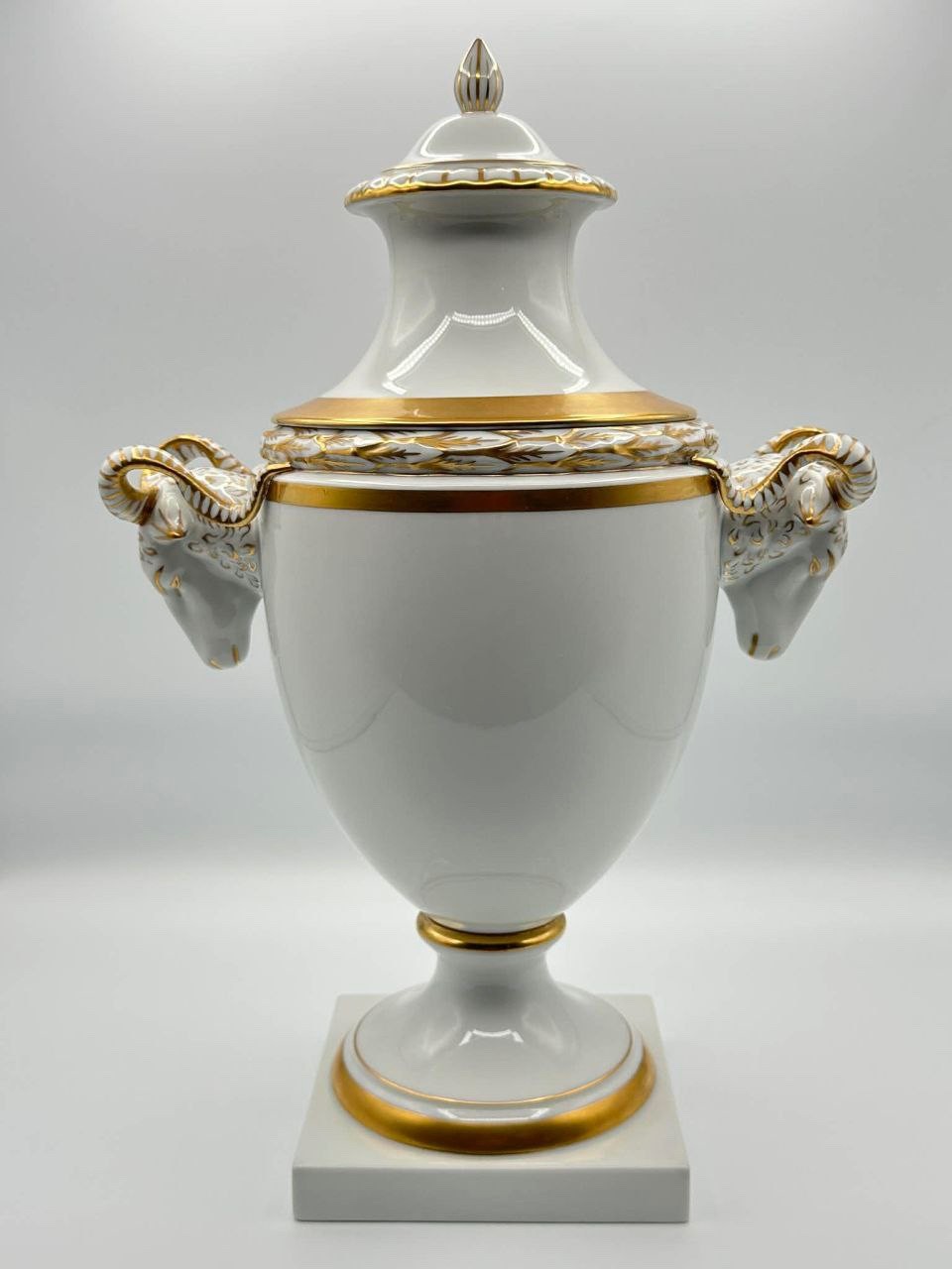 Furstenberg Germany Porcelain Lidded Urn Vase Ram Head Handles Gold 15.25″
