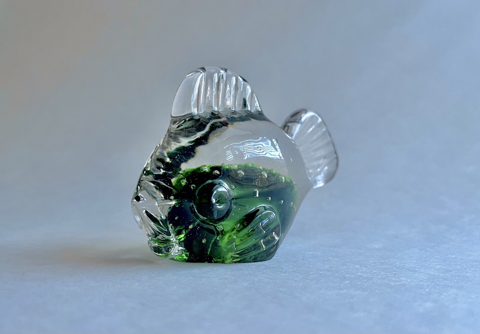 Lefton Murano Style Green Fish Art Glass Paperweight Controlled Bubbles