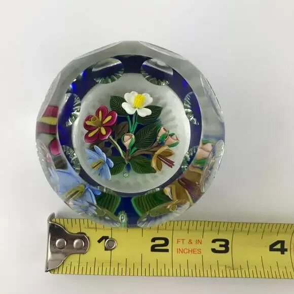 Perthshire 1993G Three-Dimensional Bouquet Lampwork Flower Faceted Paperweight