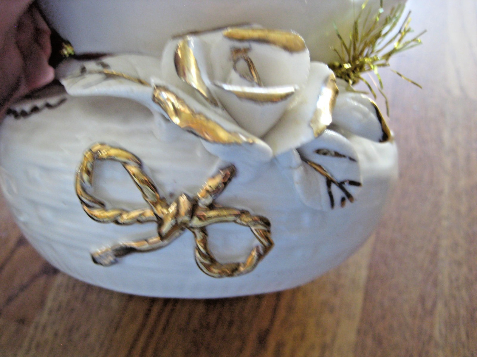 Vtg White Porcelain HangingFlower Basket/Planter Scalloped Edge Gold Rope Detail