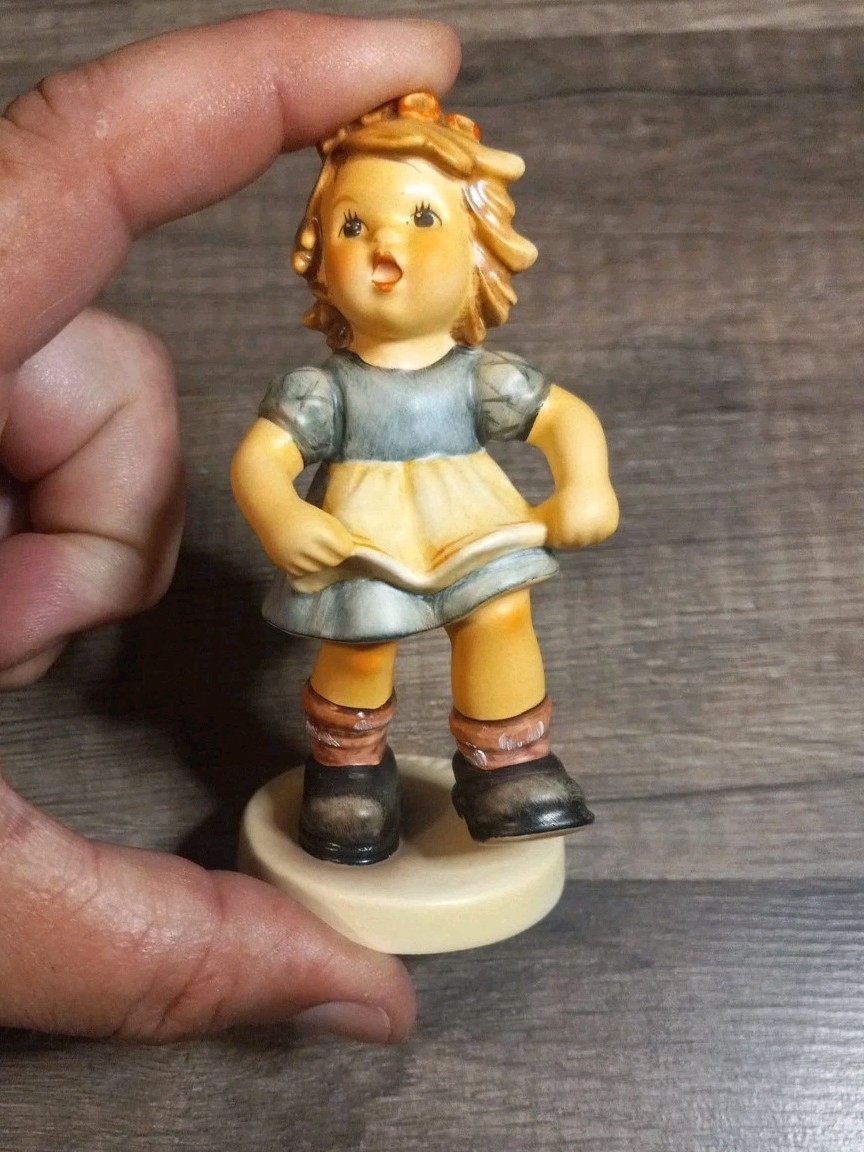 Hummel Figure 2108/A Communion Dance With Me 4 3/8in With Box Free Shipping
