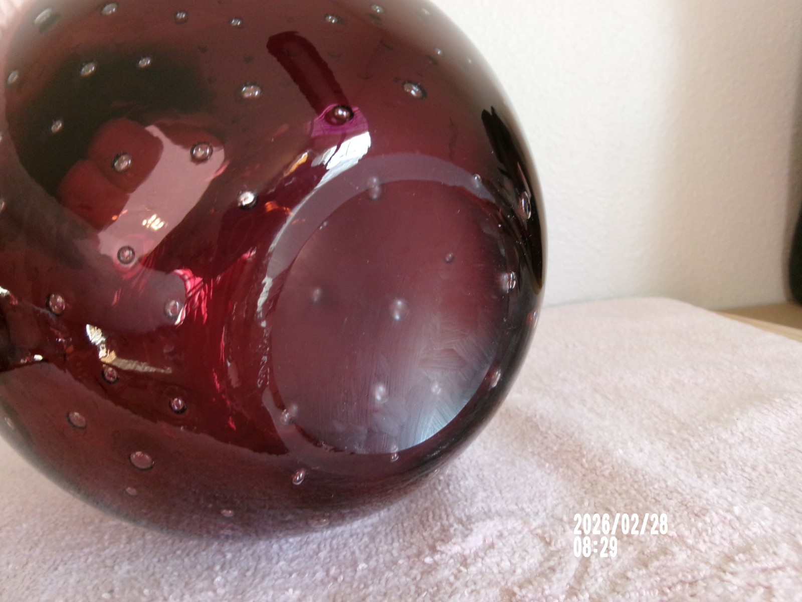 BLOWN ART GLASS AMETHYST VASE W/CONTROLLED BUBBLE PATTERN 5 7/8″ T WT 2 LB 4 OZ