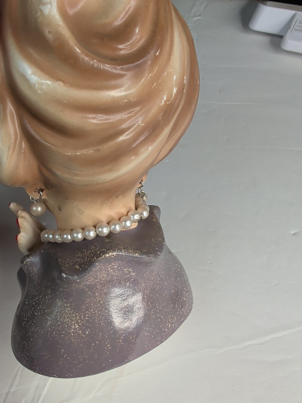 Rubens Lady’s Head Vase #483 Pearl Necklace Earrings Purple Top Scratches Chips