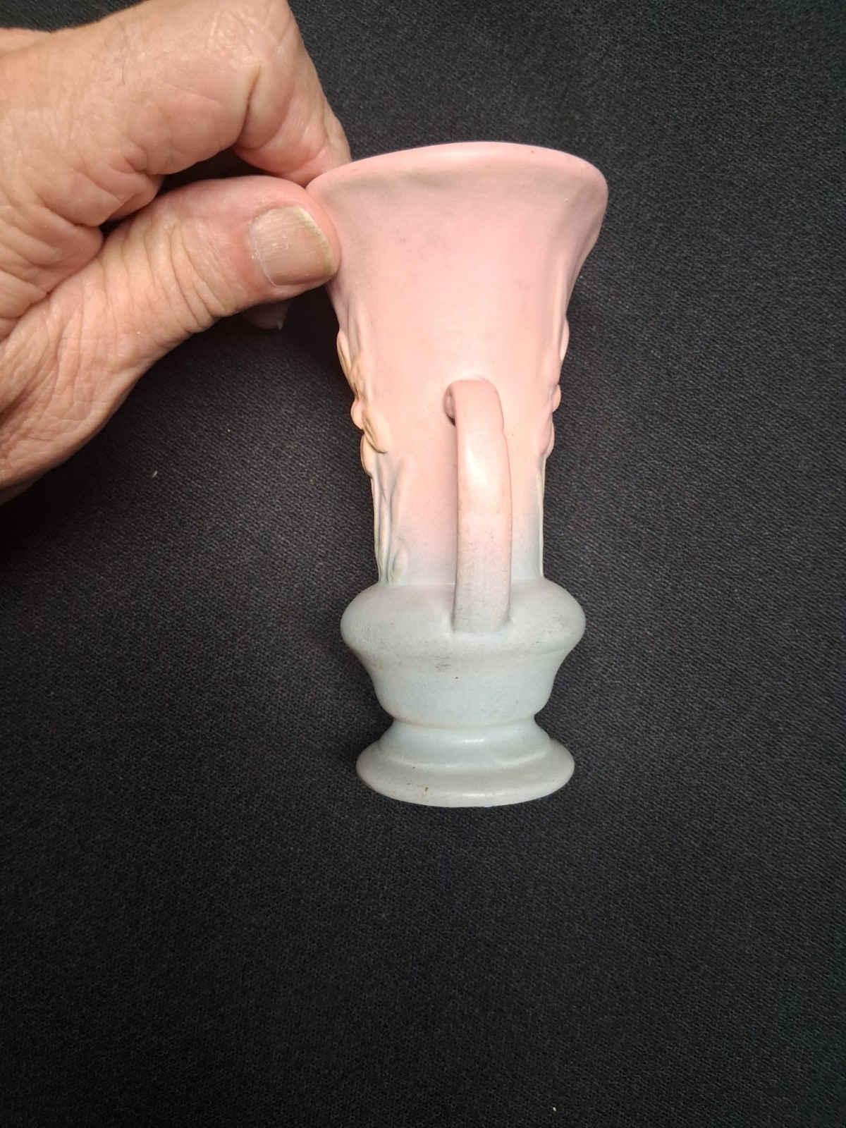 2 HULL POTTERY IRIS 4 3/4″ VASES 402 HARD TO FIND SIZE MINI