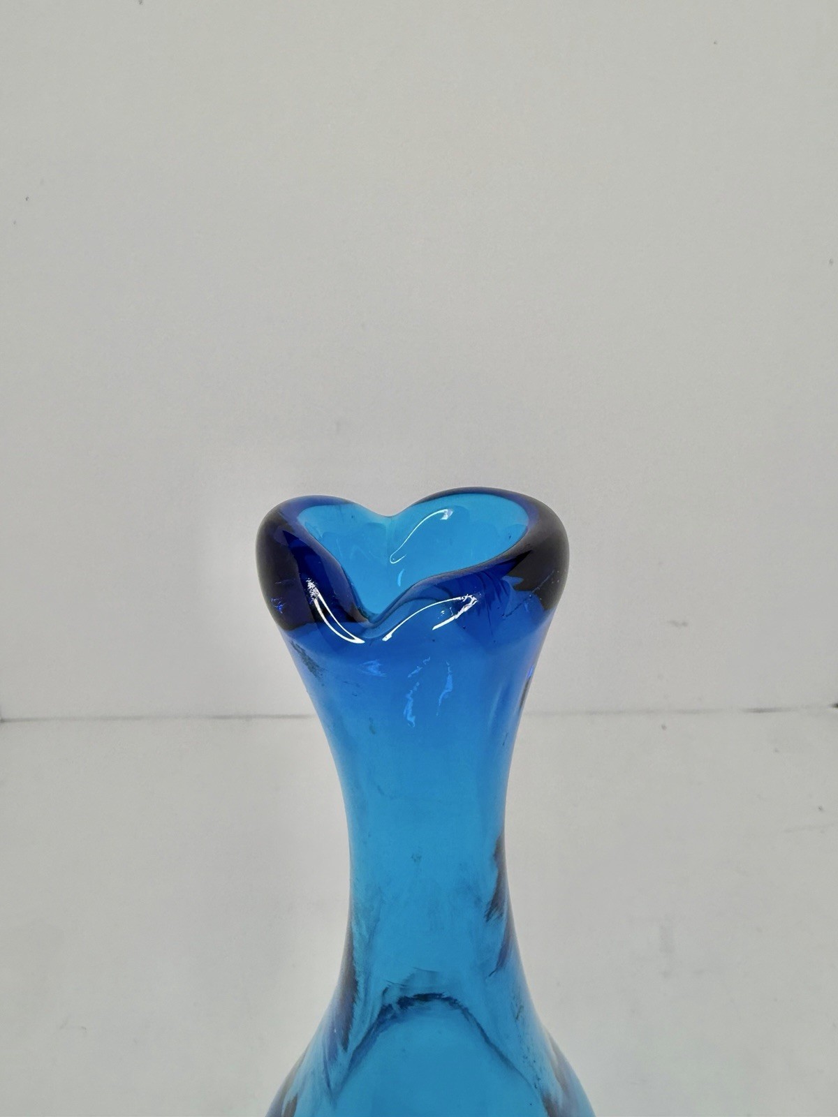 HTF Vintage MCM Blenko Glass 6913 Vase In Turquoise Coin Dot 9.25” Stunning