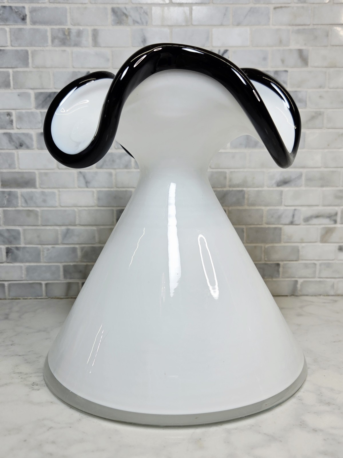 Black & White Vase J. Sluczan, Orkusz, Glassworks Tarnowiec, Poland 1980s