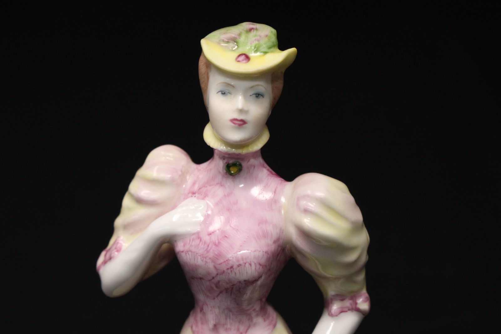 Vintage COALPORT ENGLAND Hand Decorated Bone China Lady “Jacqueline”, 5″ Tall EC