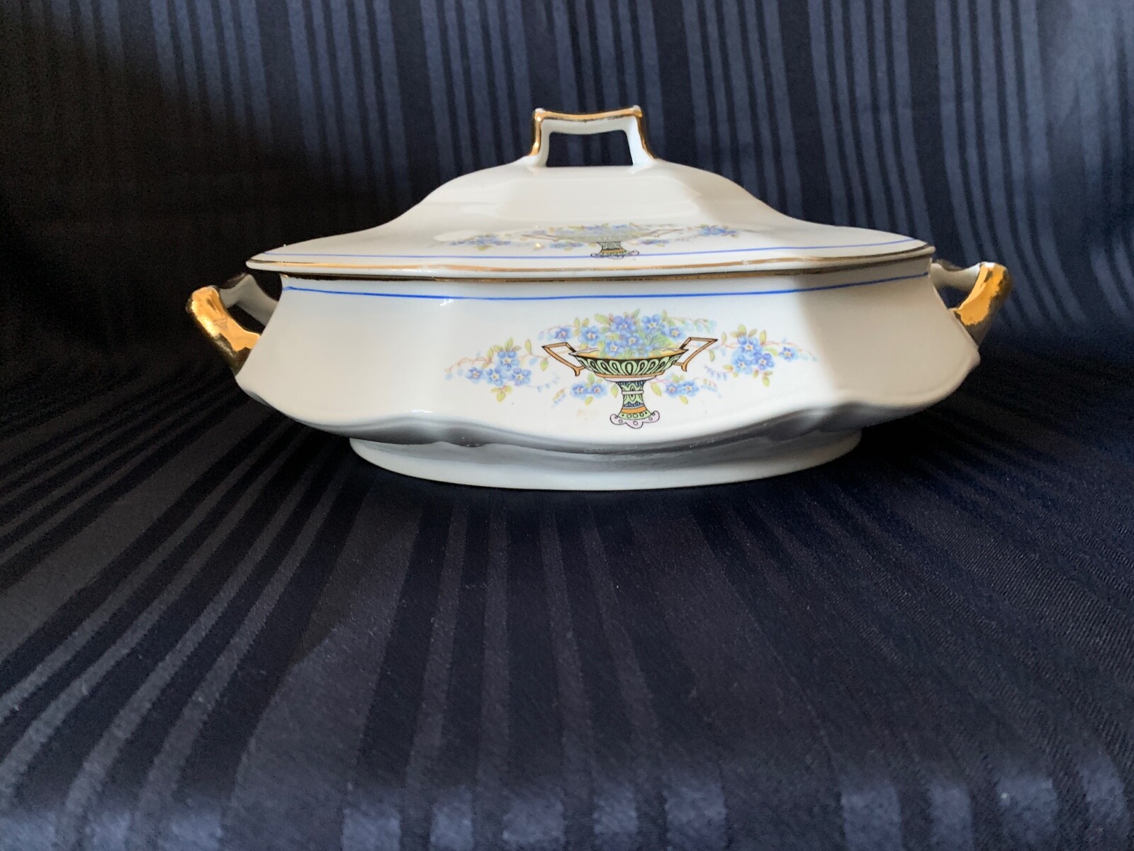 LIMOGES- AMERICAN COVERED DISH ANTIQUE BLUE FLORAL IN BLACK/YELLOW URN ACCENTS