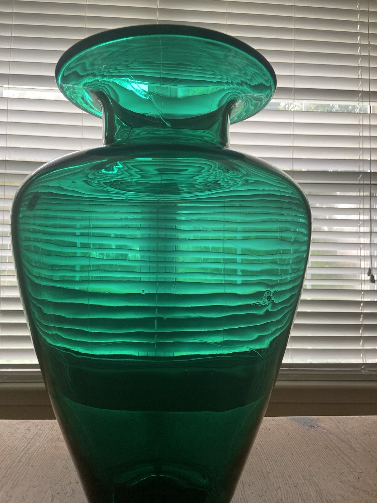 Beautiful BLENKO Hand Blown Glass Vase LARGE 14 Inch #827 Emerald Green ￼