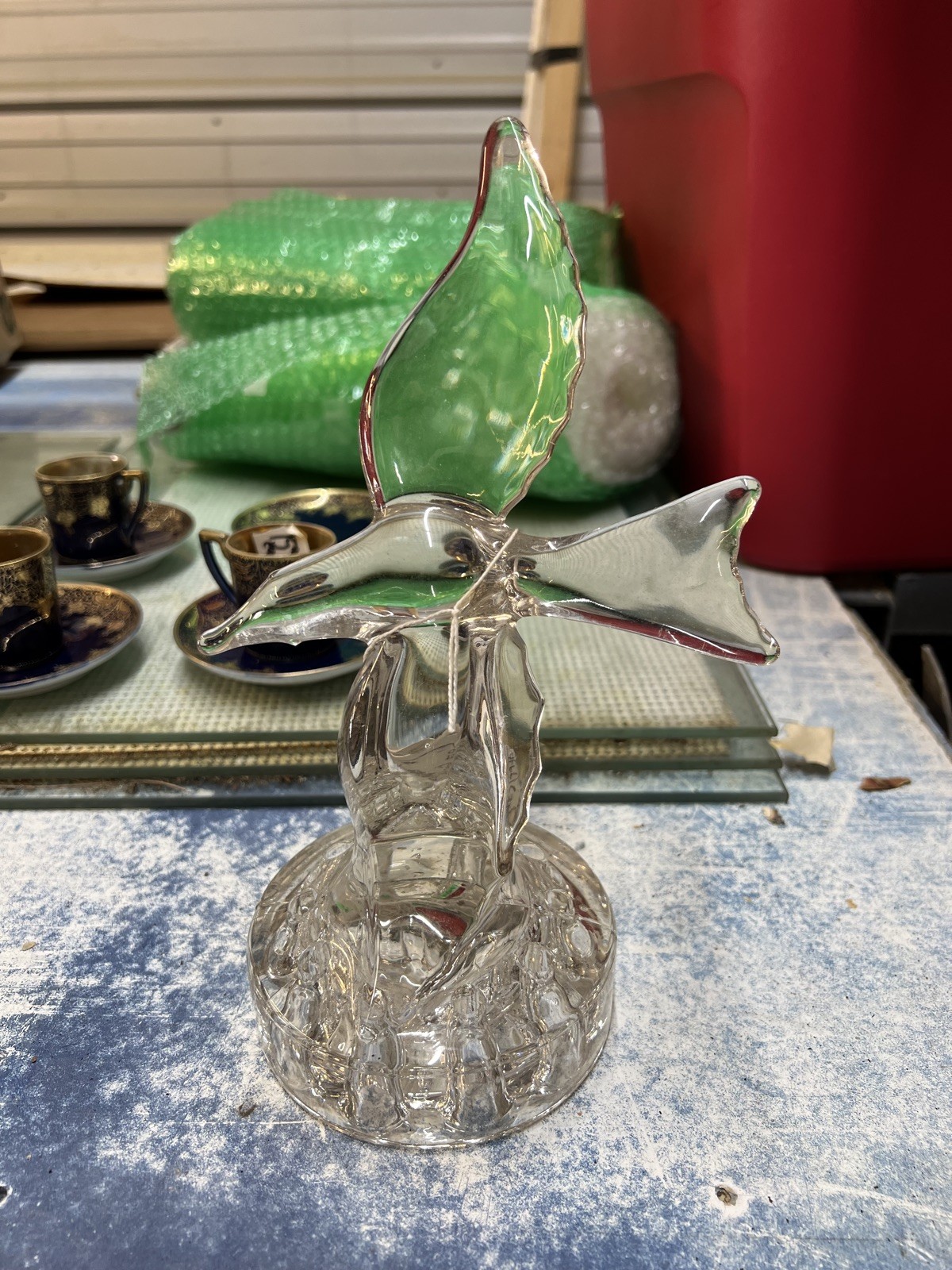 VINTAGE LARGE CAMBRIDGE CRYSTAL GLASS Seagull FIGURINE- SEAGULL in FLIGHT 9”
