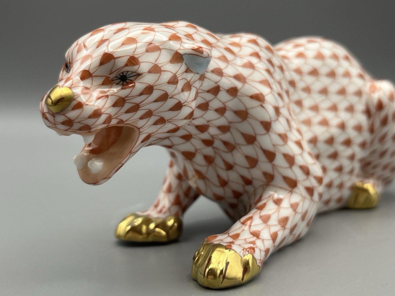 Herend Figurine – Panther / Big Cat – Rust Fishnet ($ 1045)