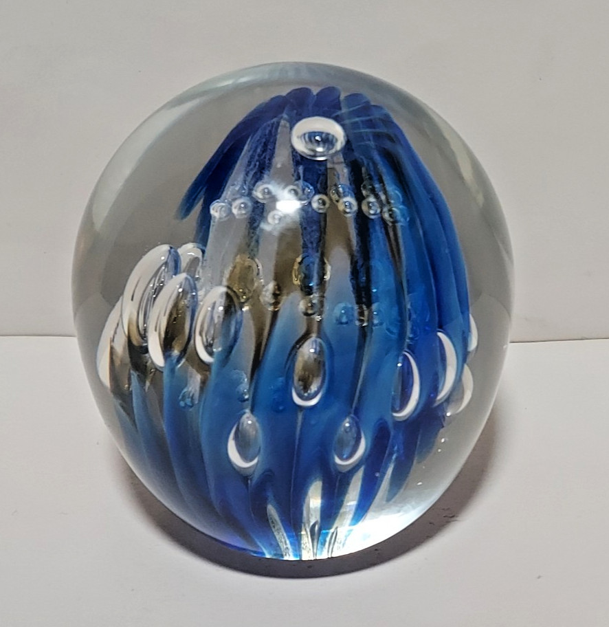 Del Matto round glass paperweight 3″ blue stripes and bubbles signed 1988