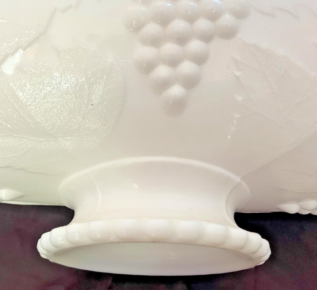 Mid-Century Authentic SMITH milk glass Footed FOLDED DISH Banana Boat MCM