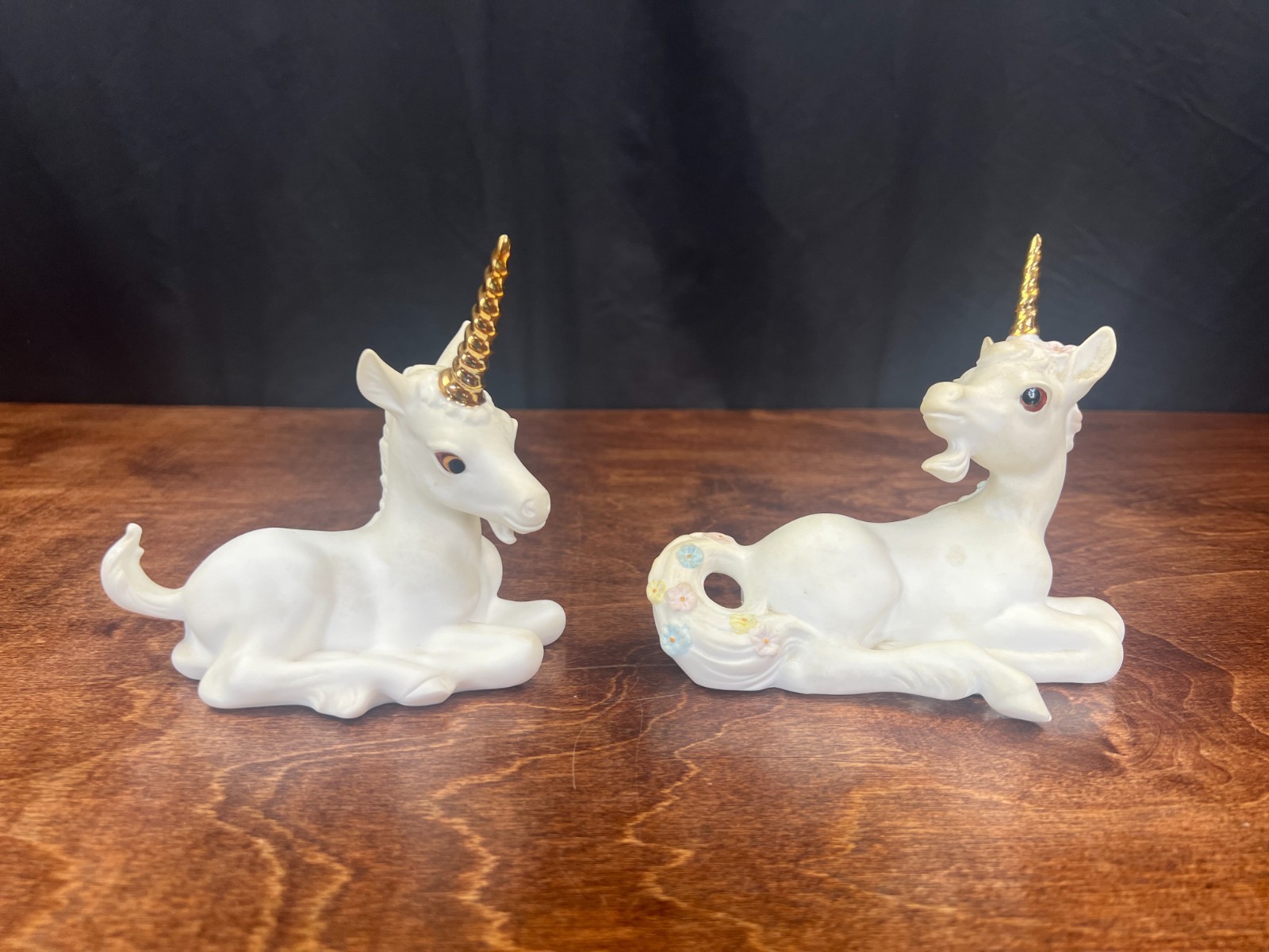 Freeman McFarlin George Good Lying Unicorns Pair Figurines 6″