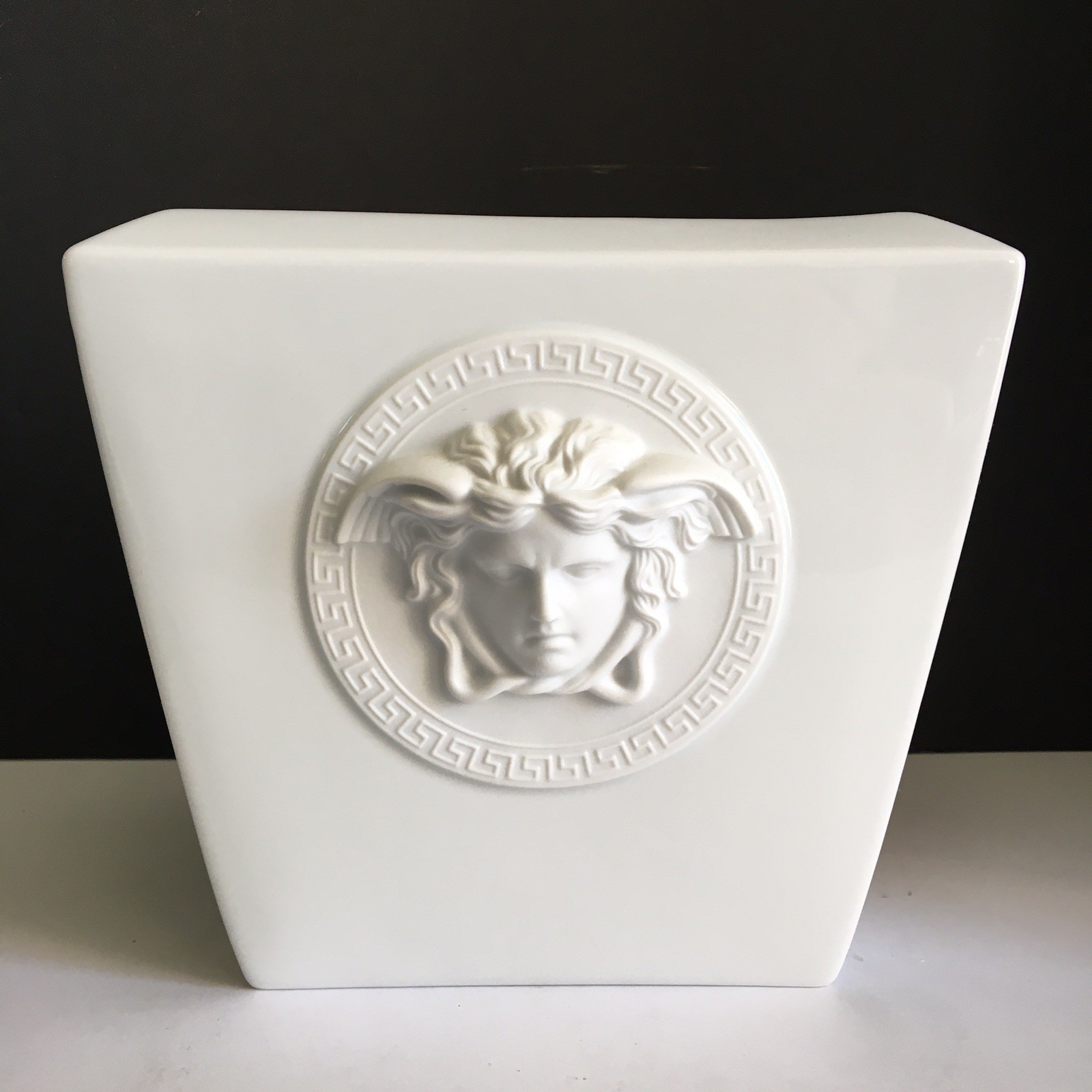 Versace Rosenthal Medusa White Porcelain Vase 7.5″h x 8″w x4.75″d