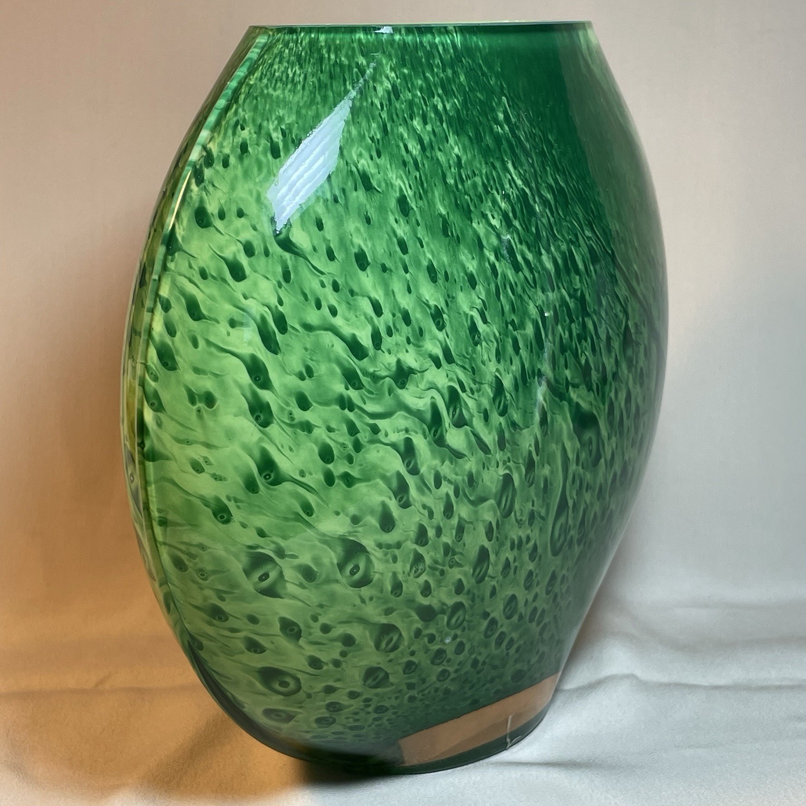 VTG MOLD BLOWN ART GLASS 7″ OVAL PILLOW VASE CASED MULTICOLORED SHADES OF GREEN