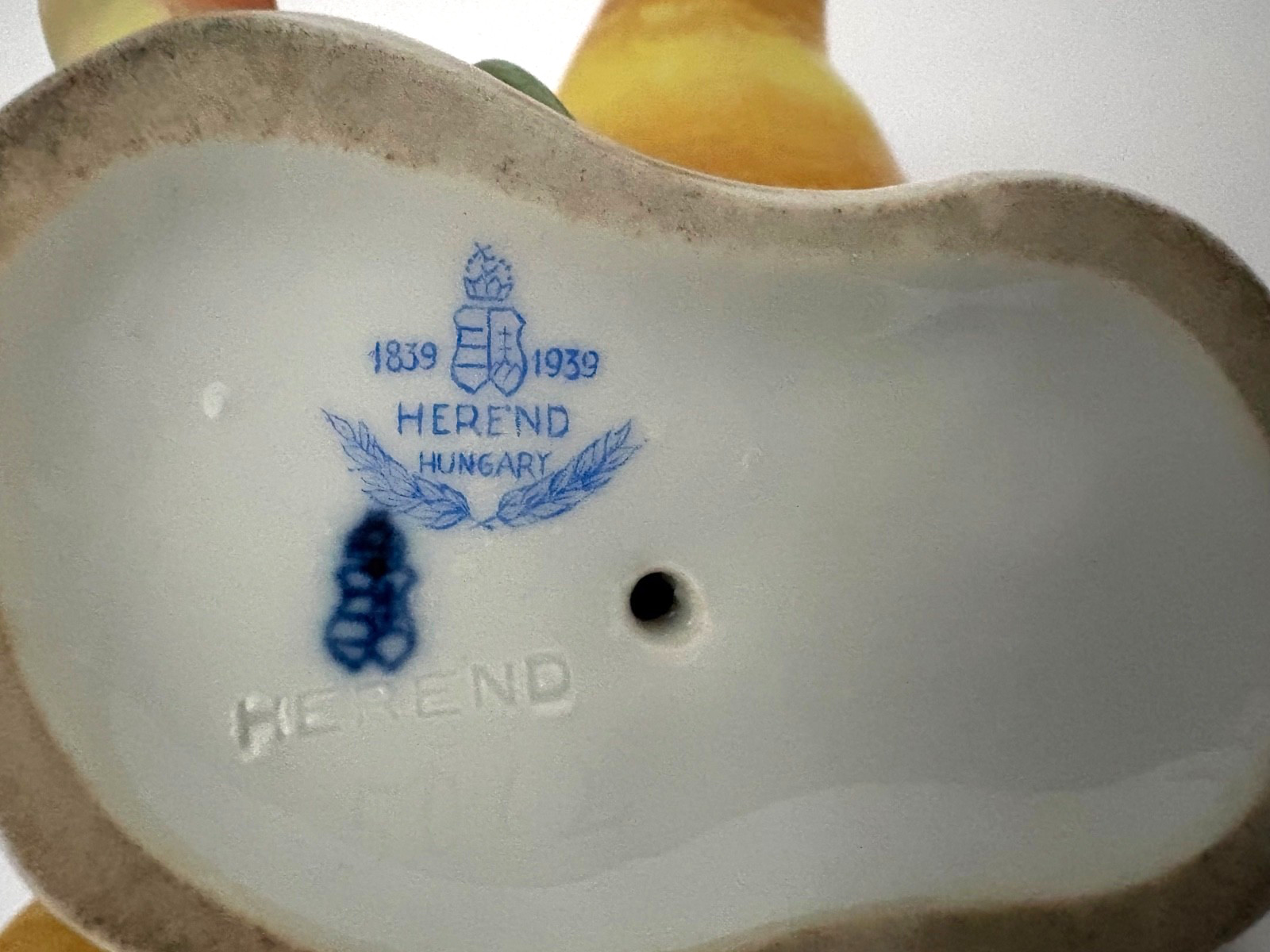 Herend Hungary Large Pair of Yellow-Hammers on Branch 5062 Rare Centennial Mark