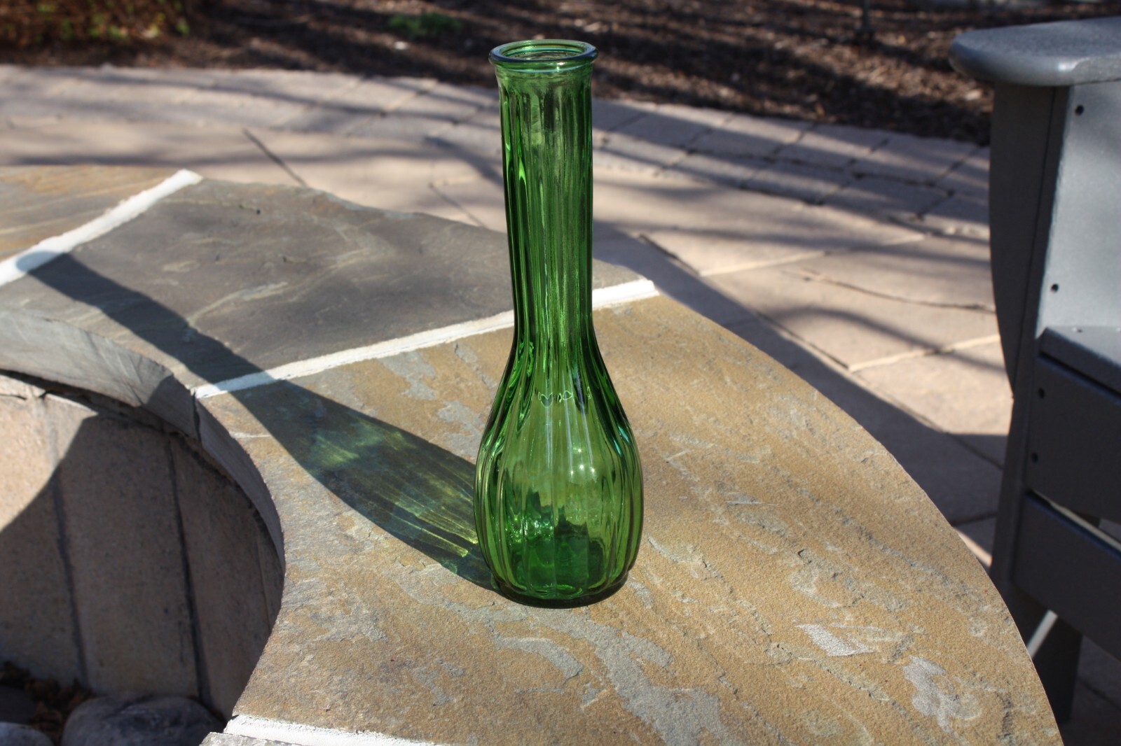 Hoosier Emerald Green 2 Ribbed Vintage 9″ Tall Vases & 8 5/8″ Frosted Neck Vase